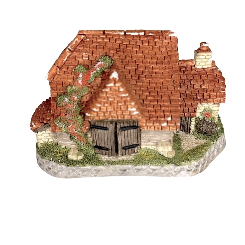 David Winter Harvest Barn 1989 British Traditions Hand Painted England